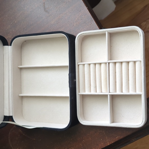 Mele & Co jewelery box - Picture 7 of 12